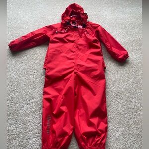 Size 5/110 Minymo rain suit.